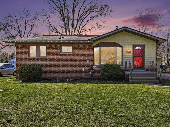 1012 Wallen St, Midland, MI 48642