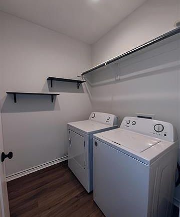 4th image of 5670 Shadowbend Cir W #103