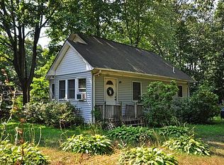 13 Pigeon Hill Rd, Huntington Station, NY 11746