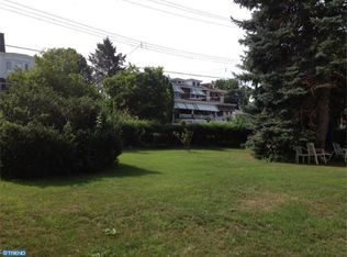 132 Carroll St, Reading, PA 19611