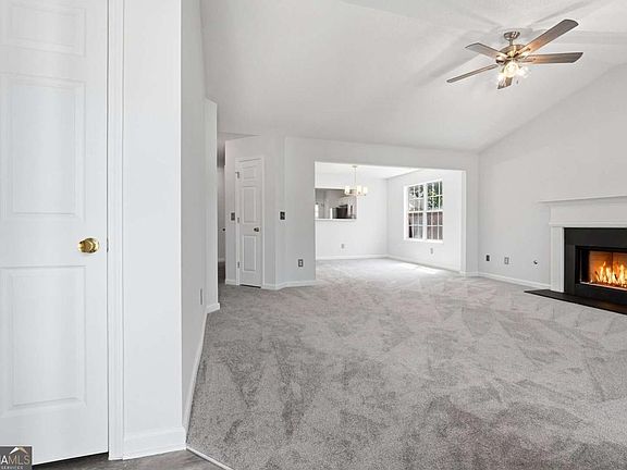 5th image of 4582 Grove Park Way NW