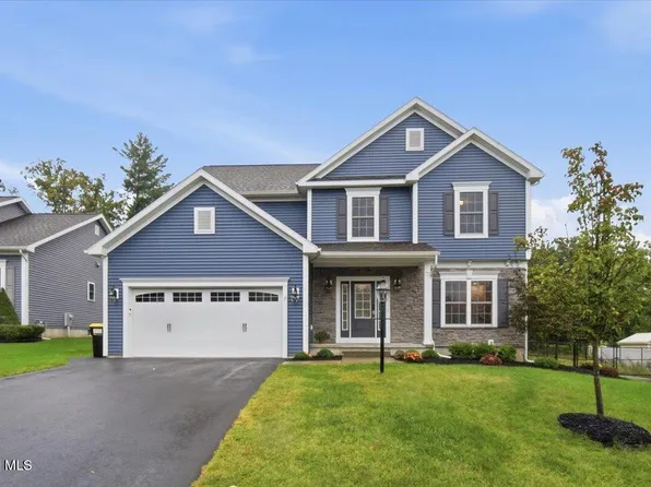 7 Cragmoor Lane, Colonie, NY 12205