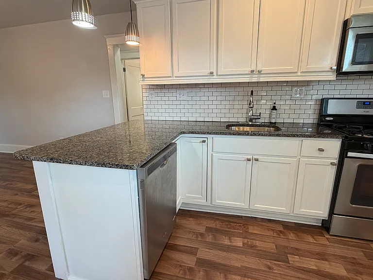 2748 Florian St — Photo 10