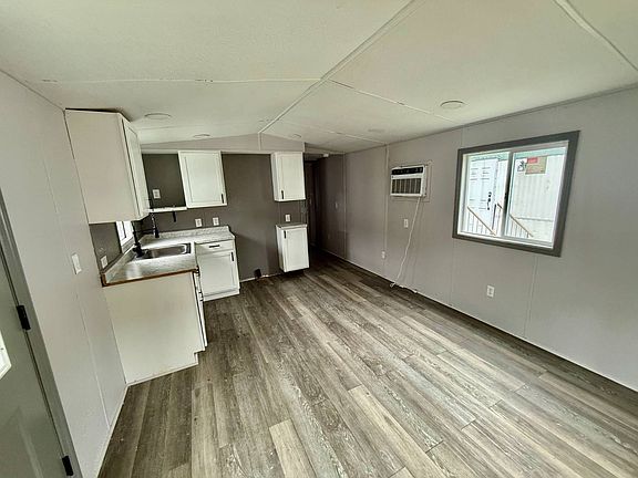 5th image of 108 Stag Ct #41