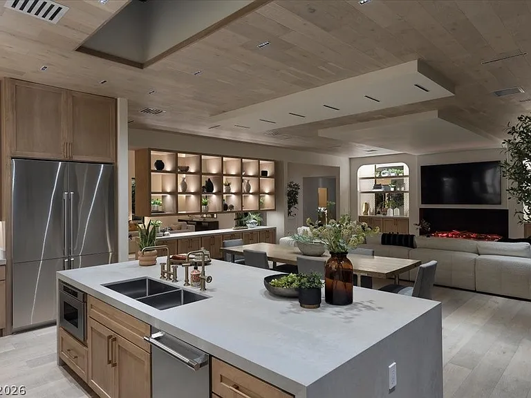 2401 Driftwood Dr — Photo 39