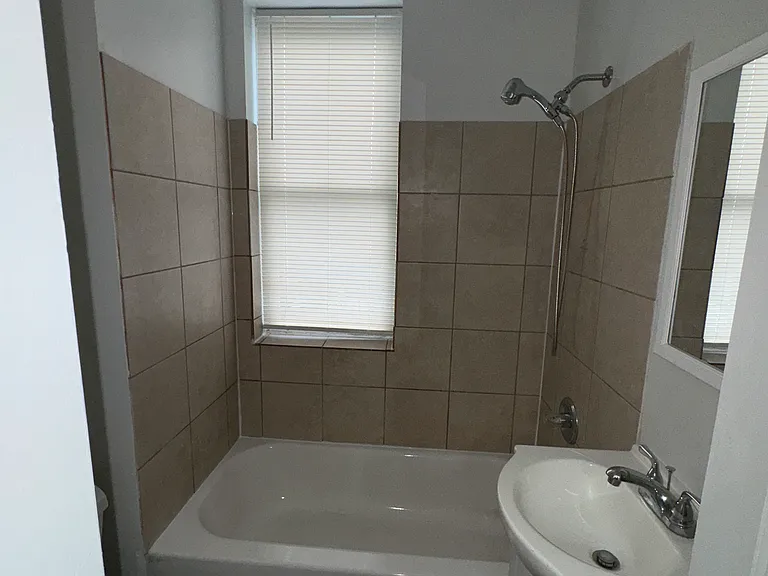 119 Ventnor Ter — Photo 12