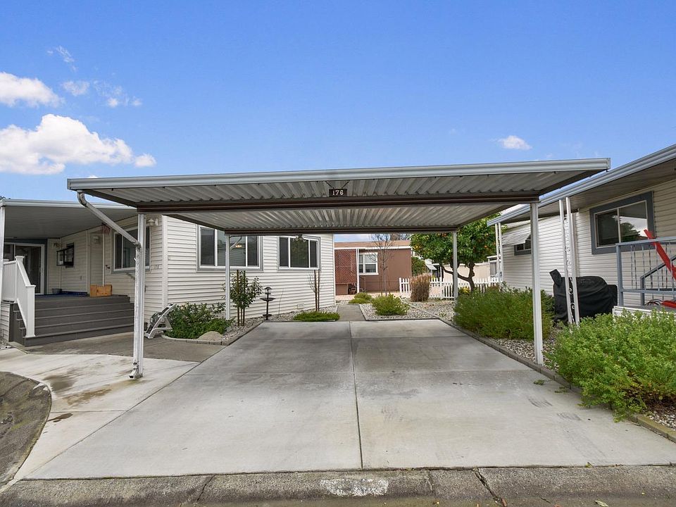 2nd image of 176 Lemon Tree Circle