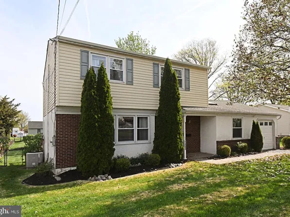 1493 Bradley Ln, Warminster, PA 18974