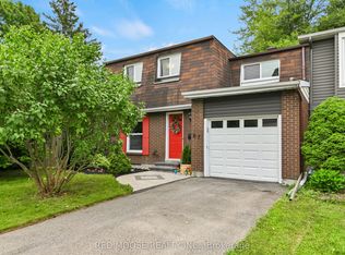 67 Valewood Cres, Ottawa, ON K1B4G1