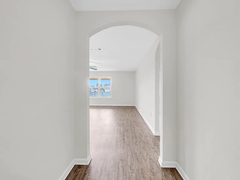 4924 Kensington Ln — Photo 4