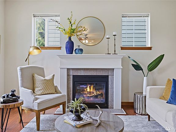 4th image of 19422 Jensen Way NE
