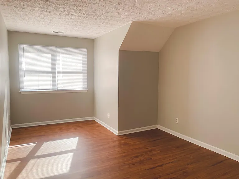 2021 Hunters Cove Dr — Photo 8