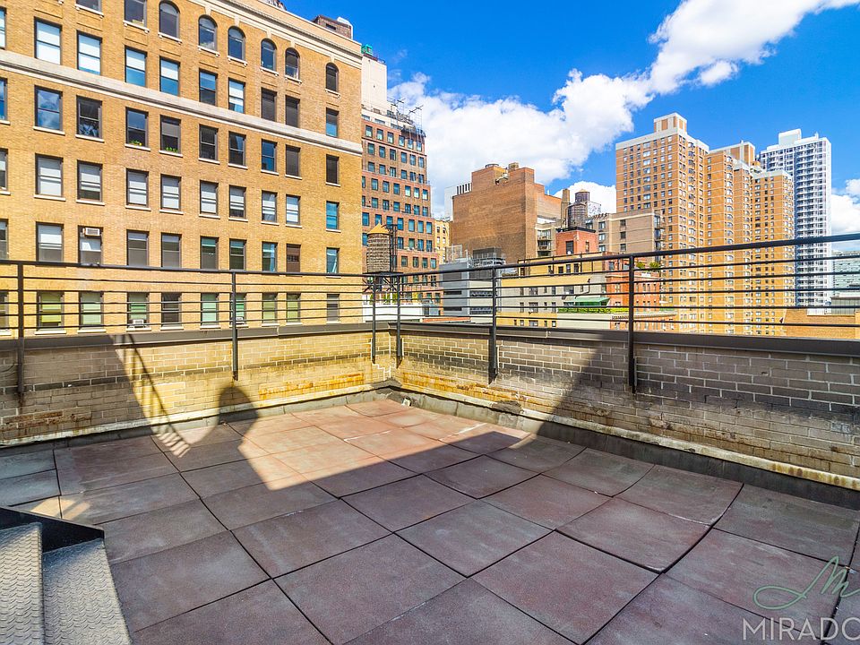 1st image of 455 Park Ave S Ph 4