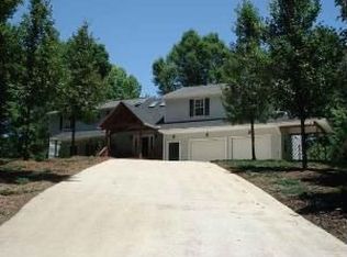 350 Bridgeport Dr, West Union, SC 29696