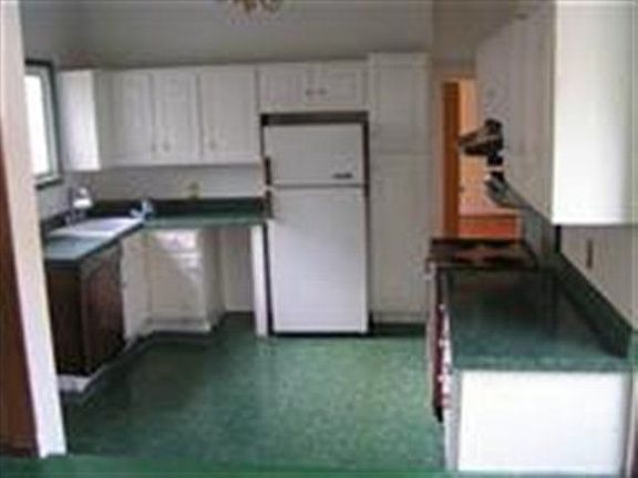 5th image of 12 Chapman St