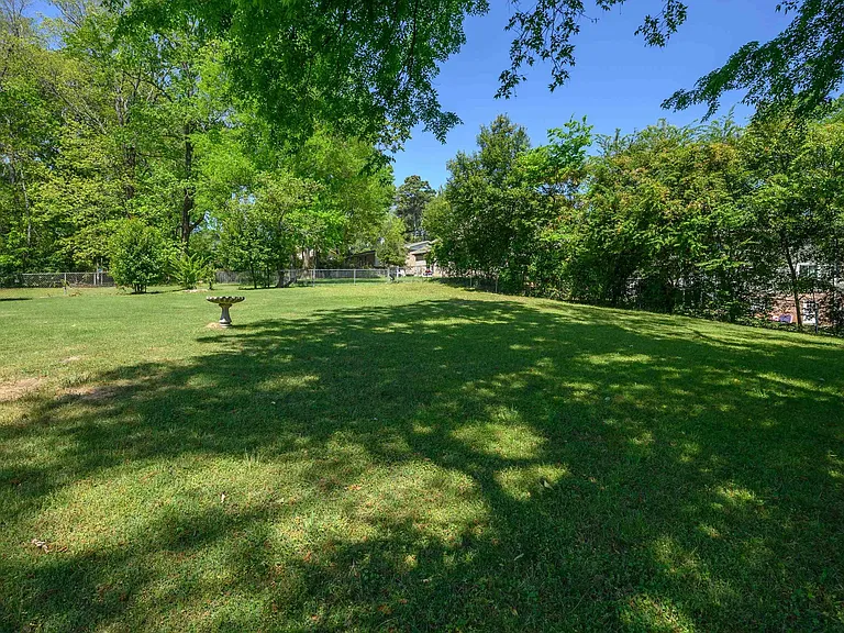 1828 Jacobs Ln — Photo 46