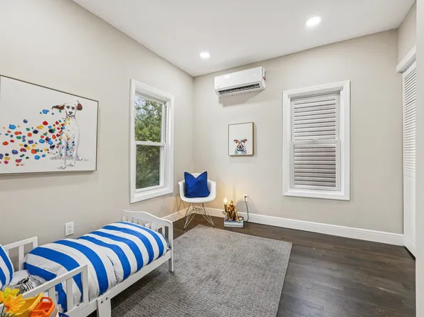 299 Claremont Avenue image 19 of 44