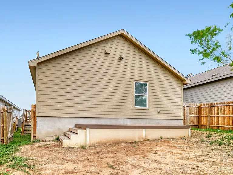 7102 Satellite Dr — Photo 24