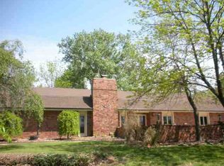 1430 NE Happy Hollow Pl, Topeka, KS 66617
