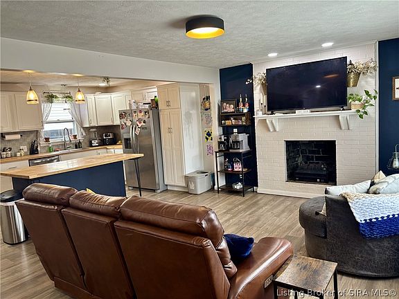 3rd image of 321 Highland Drive