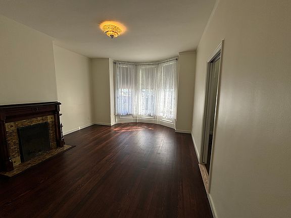 5th image of 2912 California St APT 5