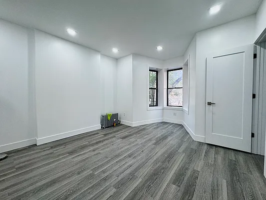 Rented by Compass | media 4