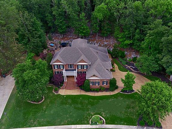 2nd image of 2912 Hampton Cove Way SE