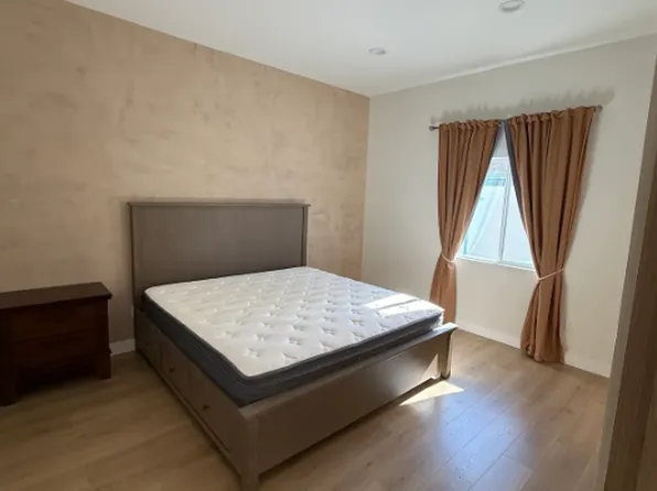 10642 Jimenez St, Sylmar, CA 91342