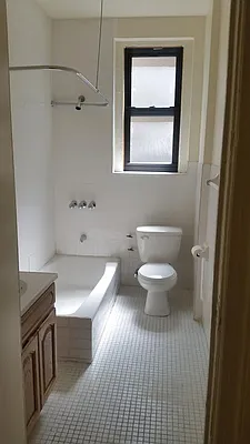 Rented by Lang Realty LLC | media 7