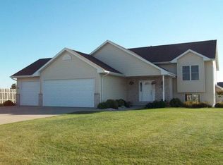132 Bengal Ln, Wrightstown, WI 54180
