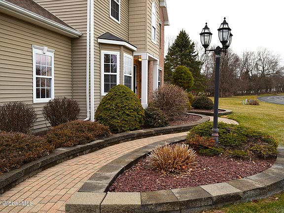 2nd image of 21 Swan Drive