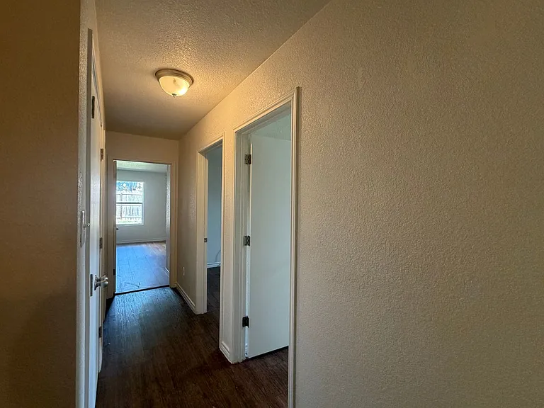 403 Olaf Dr #B — Photo 2