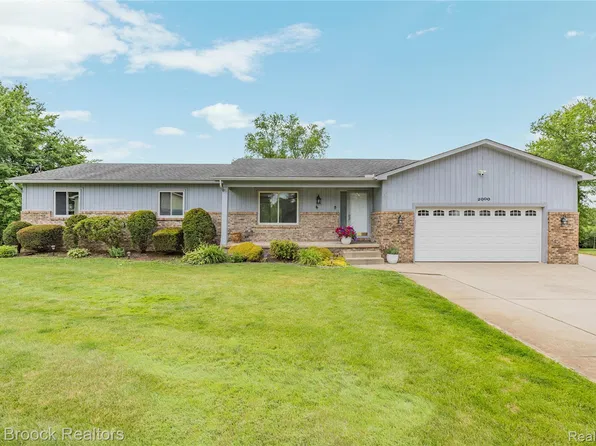 2000 Matthew St, Commerce Township, MI 48390