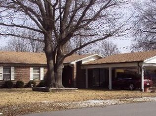 803 E 15th St, Stuttgart, AR 72160