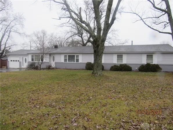 2132 W Mile Rd, Springfield, OH 45503