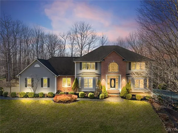5175 Balmoral Dr, Fayetteville, NY 13066