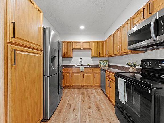 2nd image of 211 Ajax Dr