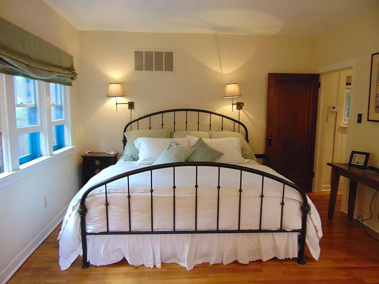 339 Delgado St — Photo 4