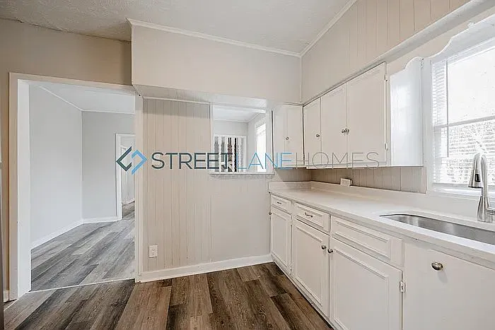 2 bed, 1.0 bath, 1249 sqft, $1,130 — Photo 4