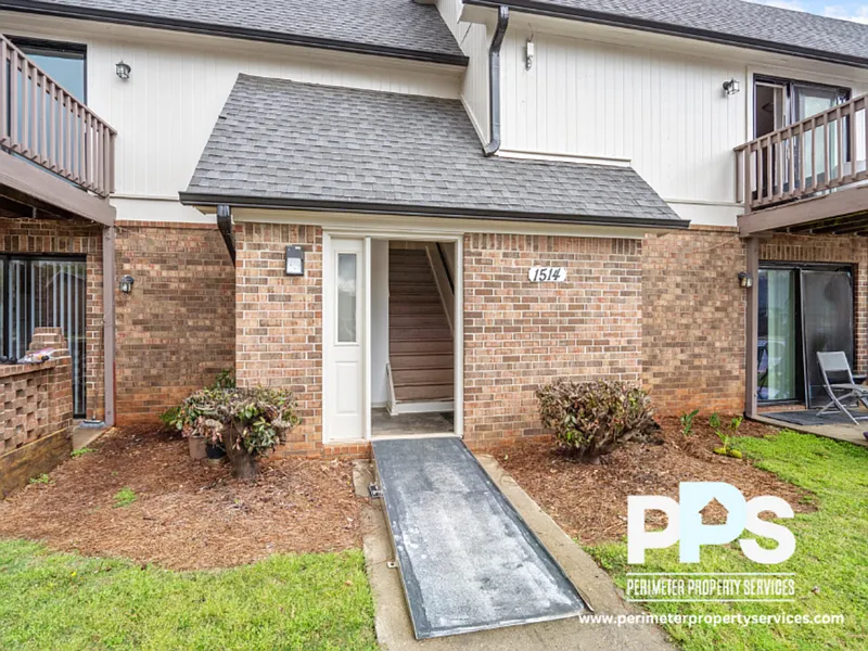 1 bed, 1.0 bath, 585 sqft, $1,075 — Photo 3