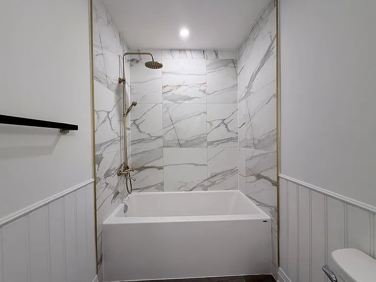 184 Ottawa St S #3 — Photo 11