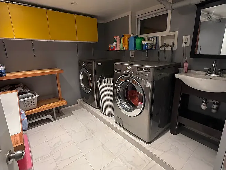 80-34 Margaret Pl — Photo 9