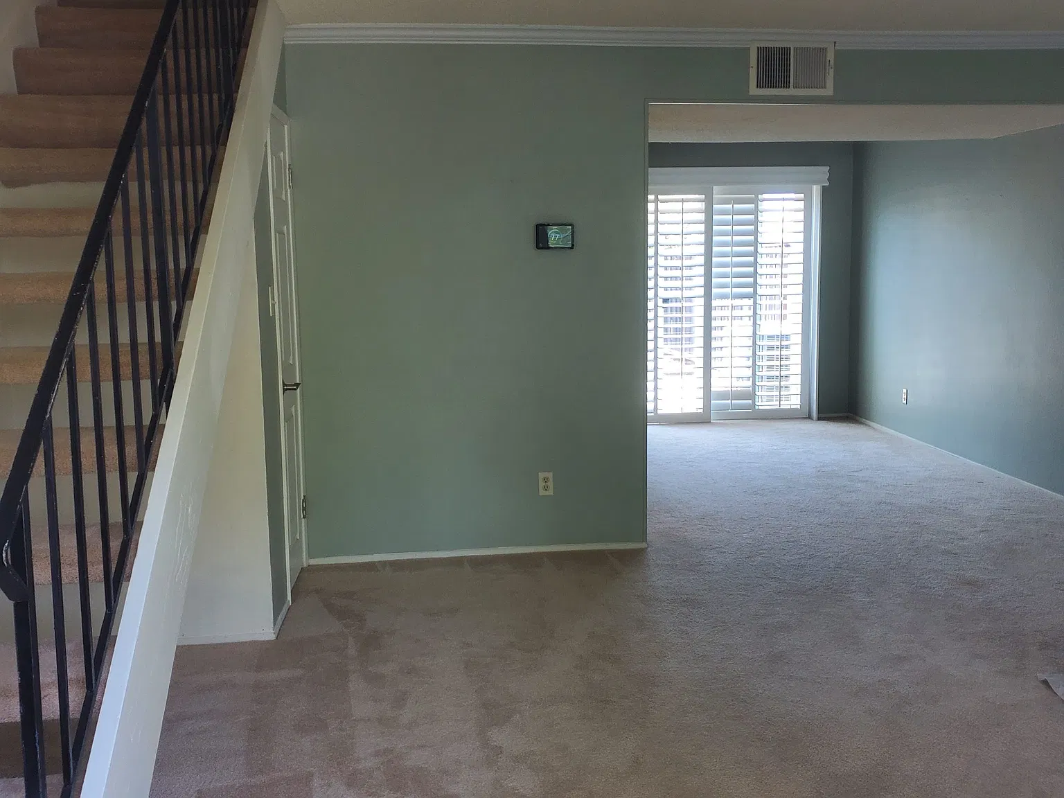 2 bed, 1.5 bath, 1000 sqft, $2,500 — Photo 2