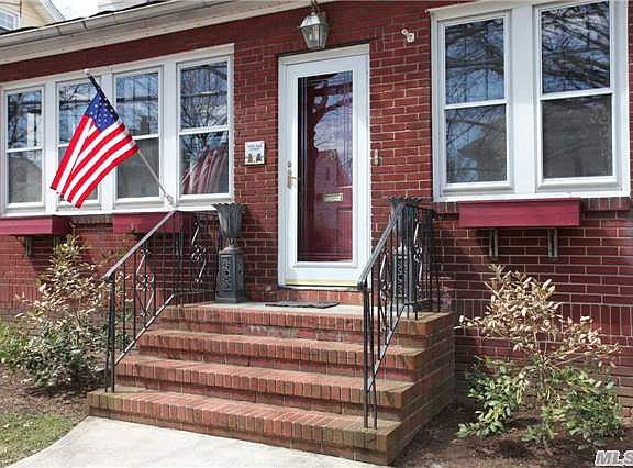 3rd image of 120 Verbena Ave