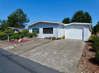 329 NE 32nd St, Newport, OR 97365