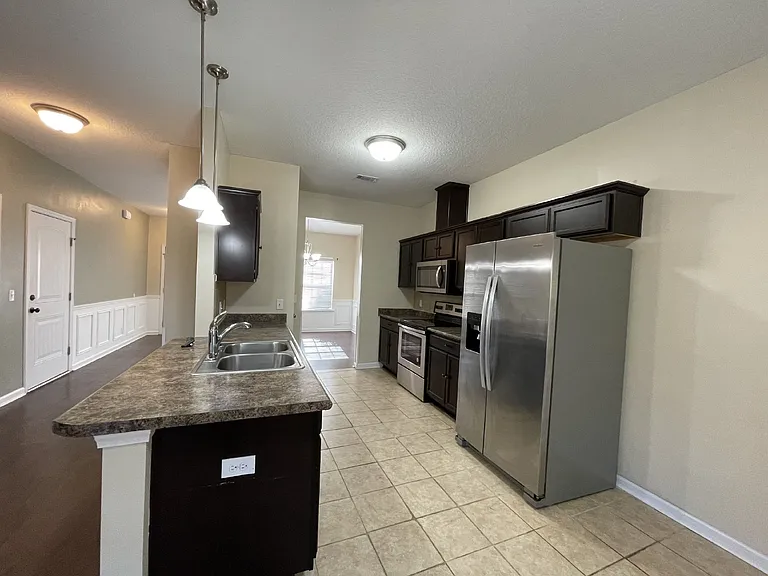 1322 Windrow Dr — Photo 4