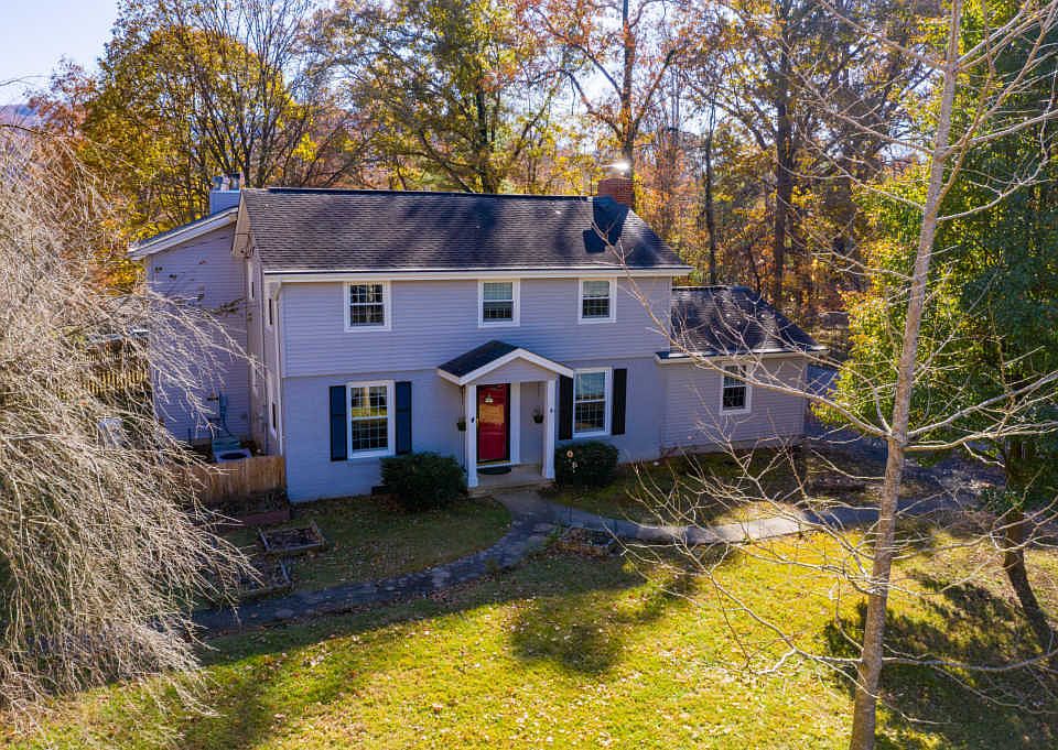 1st image of 901 Beech Dr