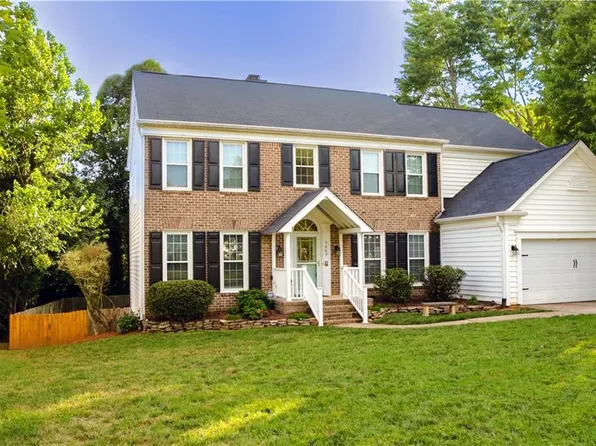 3609 Blairwood St, High Point, NC 27265