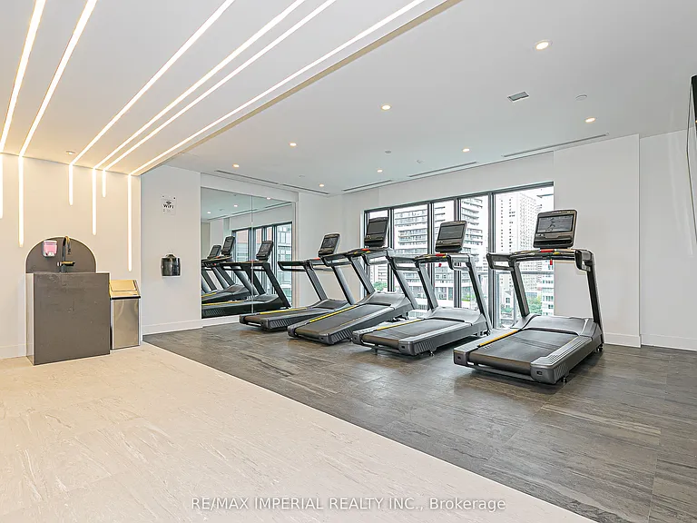 308 Jarvis St #305 — Photo 43