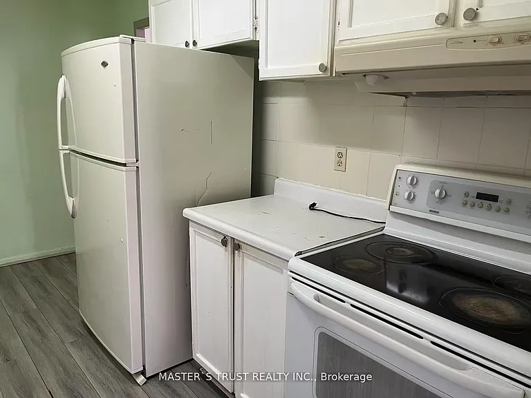 3420 Eglinton Ave E #903 — Photo 5